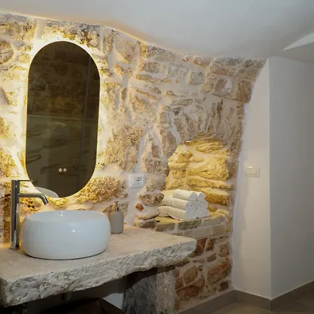 Dimora Di Sasso - Relax Ed Eleganza Nel Cuore Della Puglia Bed & Breakfast *