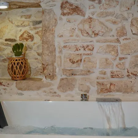 Dimora Di Sasso - Relax Ed Eleganza Nel Cuore Della Puglia