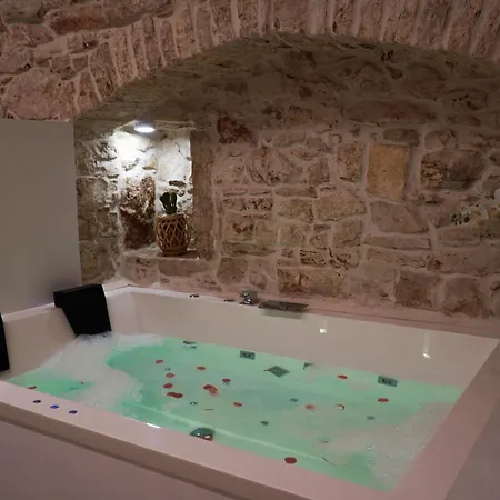 Bed & Breakfast Dimora Di Sasso - Relax Ed Eleganza Nel Cuore Della Puglia